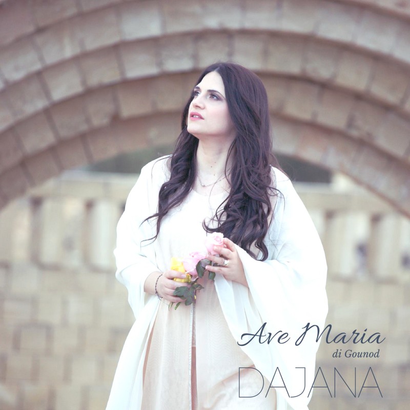 Dajana incanta con una preziosa interpretazione dell'Ave Maria